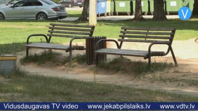 “Viņš nenovērsa skatienu” – jēkabpiliete brīdina par aizdomīgu vīrieti pie rotaļu laukuma