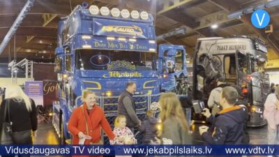 Jēkabpilietis iekaro Baltijas auto izstādi ar “Karību jūras pirātu” auto