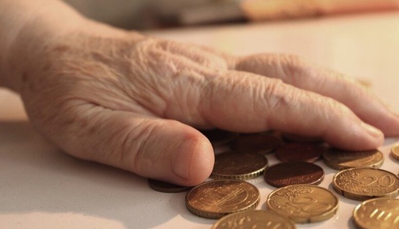 Sauka: Pensijas ir jāatbrīvo no nodokļiem