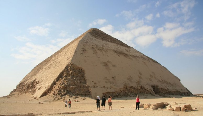 Ēģiptē apmeklētājiem atklāta slavenā piramīda "Bent"