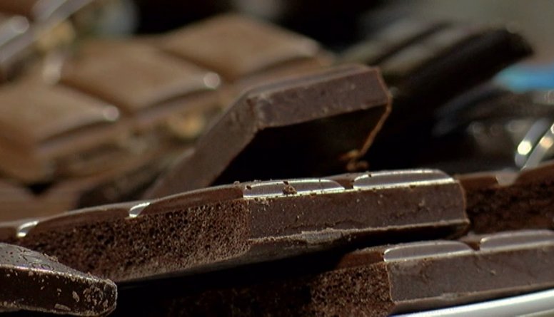 Kā ražo poraino šokolādi?