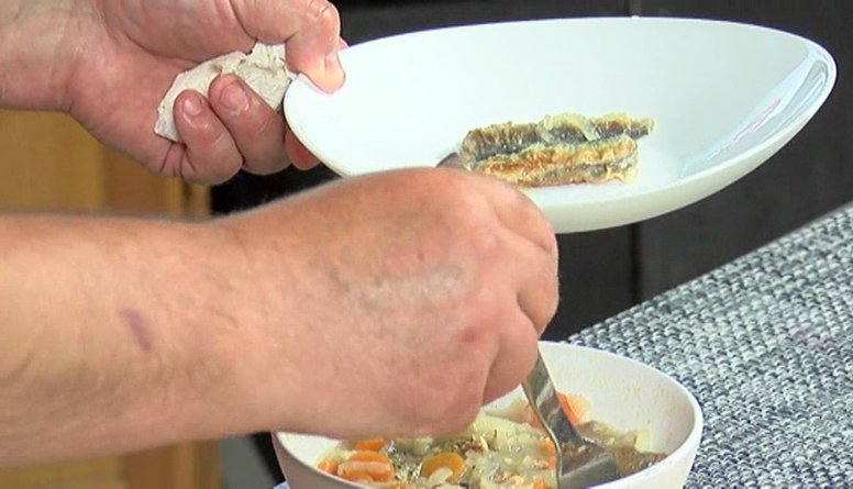 Juris Zviedris māca kā gatavot marinētas renģes