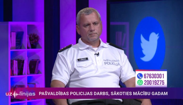 Ko tieši sargā pie skolas patrulējošais policists?