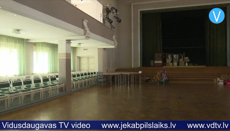 Jēkabpils Tautas nama kolektīvs atbrīvo telpas būvniekiem