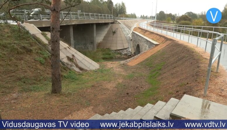 Svinīgi atklāts veloceliņš no Jēkabpils līdz Salas ciemam