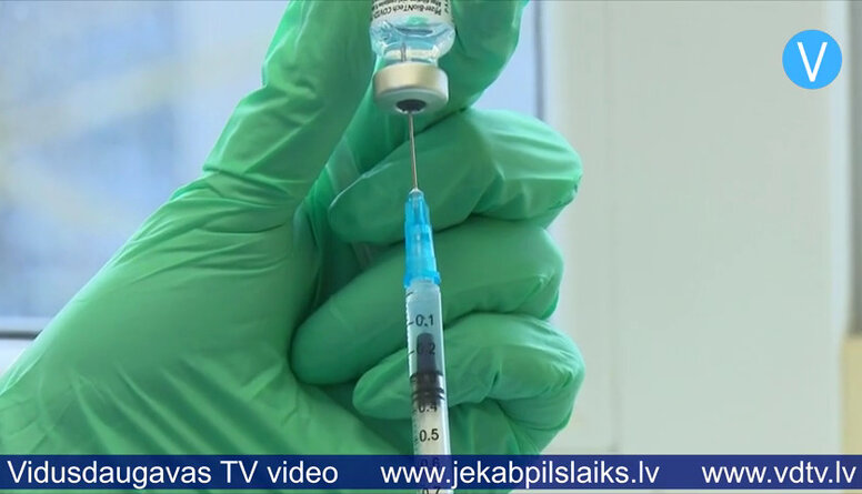 Jēkabpils reģionālajā slimnīcā noliedz ārpus rindas vakcināciju