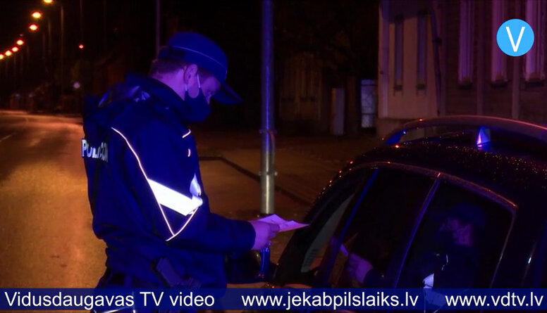 Jēkabpils novadā pirmajā komandantstundas naktī pārbauda 125 cilvēkus