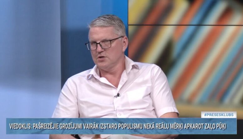 Jānis Lapsa: Brīnos par mūsu valstsvīriem. Kur ir problēma aizliegt alkohola reklāmu?