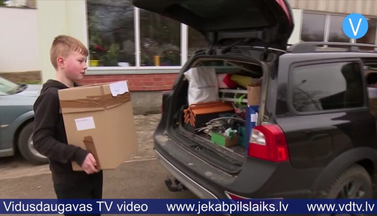 Jēkabpils novada skolas ziedo Drosmes kastes Ukrainas bērniem