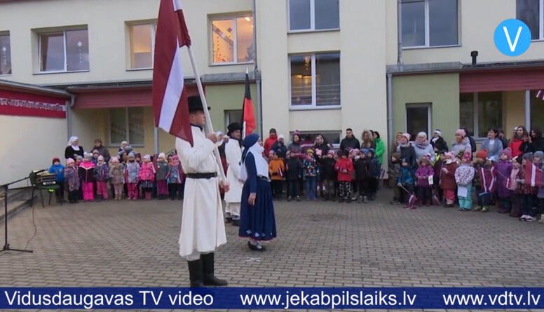Bērnudārzā “Kāpēcītis” svin Latvijas 105.dzimšanas dienu