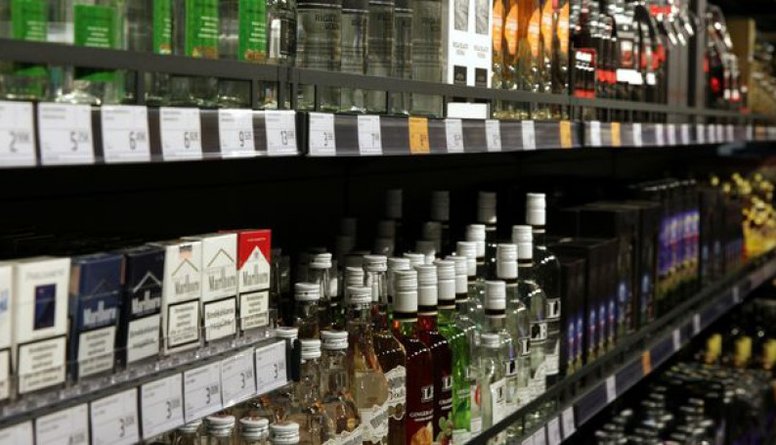 Akcīzes nodoklis alkoholam ir jālaiž lejā, uzskata Kulbergs