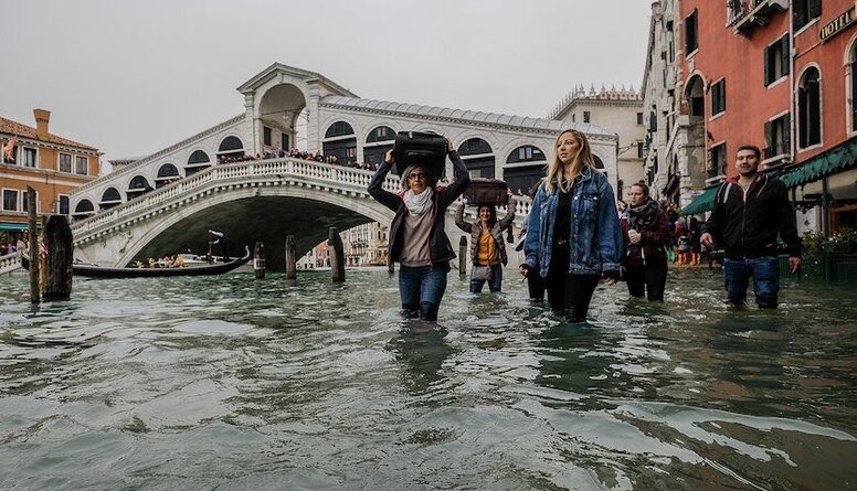 Venēciju piemeklējuši sevišķi augsta līmeņa plūdi