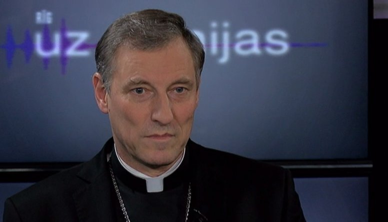 Ko arhibīskaps Stankevičs domā par iniciatīvu nojaukt Uzvaras pieminekli?