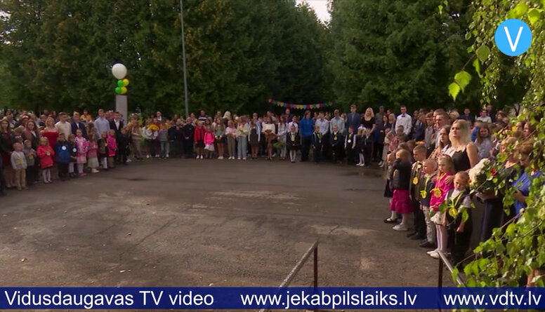 Jēkabpils 3.vidusskolā mācību gadu uzsāk 658 skolēni