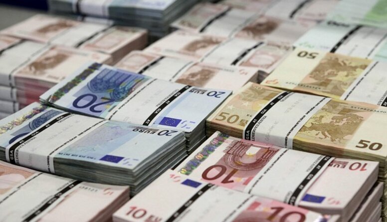 Jaunups: Valsts jau ir iztērējusi pusmiljardu "nelielajos 700 eiro pabalstiņos"