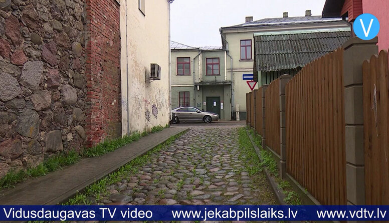 Jēkabpils pirmsākumiem veltītai ielai nav atpazīstamības zīmju