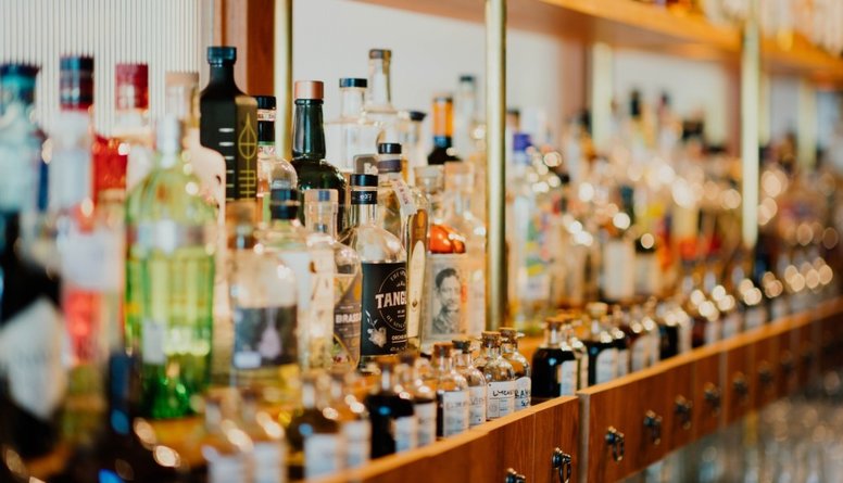 Krauklis atklāj iemeslus, kāpēc Igaunija samazina akcīzes nodokli alkoholam
