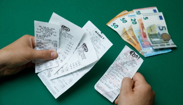 Daukšte: Iespēja vinnēt čeku loterijā ir mazāka,  nekā tikt nobrauktam uz ielas