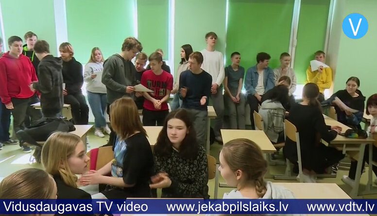 Līvānu jaunieši tiekas ar Eiropas cilvēku Latvijā un veido demokrātijas taku