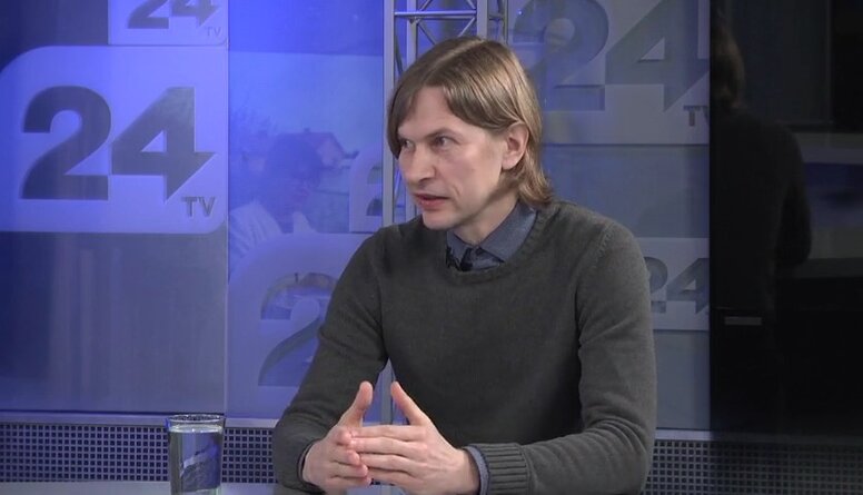 Skatītājs jautā: Vai ir informācija par Ukrainā izšauto lādiņu ietekmi uz klimatu?