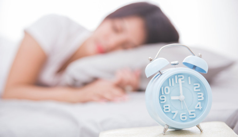 Cik stundas kvalitatīva miega cilvēkam nepieciešamas?