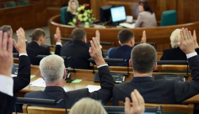 Politoloģe: Saeimas prezidija apkalpojošais personāls pieaudzis 5 reizes