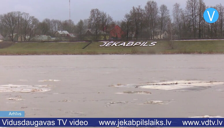 Jēkabpils uzraksts arī turpmāk būs uz dambja nogāzes