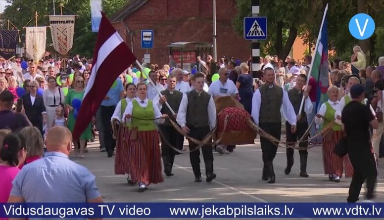 Ar moto “Vienā rakstā savīties” nosvinēta Jēkabpils pilsētas 354. dzimšanas diena