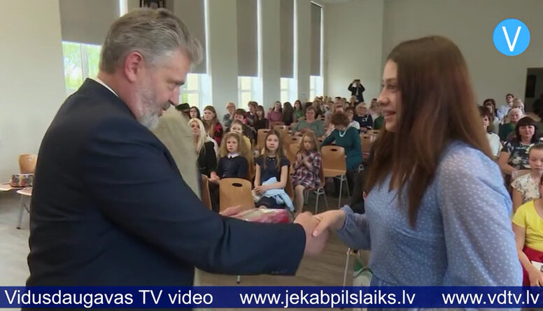 Sveic Jēkabpils novada skolēnus – olimpiāžu un konkursu laureātus