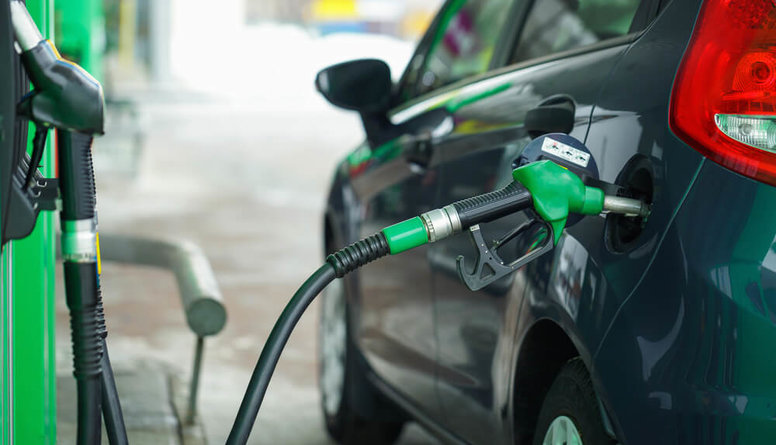 Viedoklis: Vai degvielas akcīzes palielinājums atrisinās ceļu stāvokli?