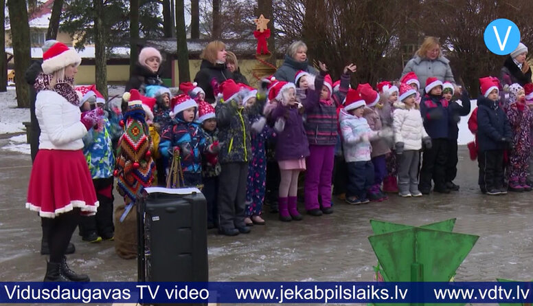 Jēkabpils bērnudārzs “Zvaigznīte” Ziemassvētku noskaņās svin 50 gadu jubileju