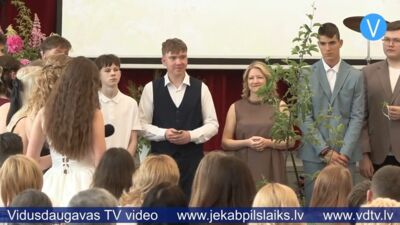Jēkabpils 2. vidusskolā – izlaiduma prieks un reorganizācijas smeldze