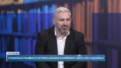 Velšs: Izbrīna tas, ka visi metas dedzīgi mainīt likumus, bet neatjauno CSN priekšmetu skolās