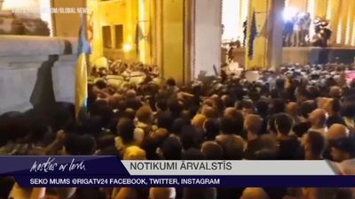 Protestētāji mēģinājuši ielauzsties Gruzijas parlamentā