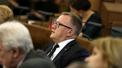 "Tas izskatās pēc populisma.." - Saeima nobalso par steidzamu OIK atcelšanu