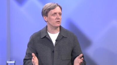 Jaunups: Konkurence uz bērna uzmanību šobrīd ir nenormāla