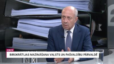 Burovs: Nevajadzētu runāt par algu iesaldēšanu - jāpārskata algoritms