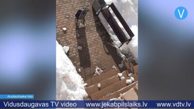 Ēku bojājumi – jumtu netīrīšanas sekas Jēkabpils novadā