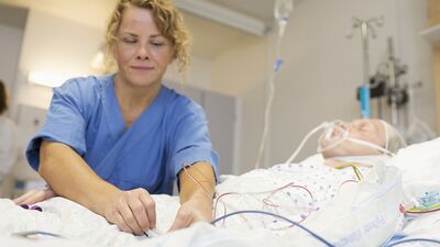 Raiska: Medmāsas ir gatavas strādāt Latvijā, bet ne par šādu algu