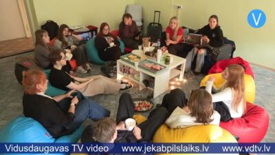 Jēkabpils Jauniešu mājā aizvadīts pirmais jauniešu pasākums