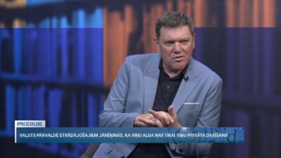 Puče: Parlamentārie sekretāri ir vienkārši mazi sivēni pie silēm