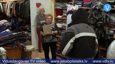 Jēkabpilī par izmaiņām pārtikas paku izsniegšanā nesatraucas