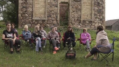 Caur ērkšķiem uz... 3. sezona 6. epizode