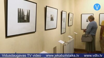 Dzīvības trauslums un nāves klātbūtne izstādē “Apzināšanās un Vanitas”