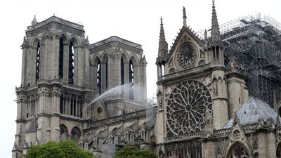 Parīzes Dievmātes katedrāle - svarīga gan ticīgajiem, gan neticīgajiem