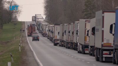 Satraukums par kravas auto rindām Grebņevā