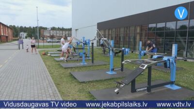Jēkabpilī testē āra trenažierus – patīk gan sportistiem, gan iesācējiem