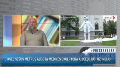 Aigara Bikšes 6 metrus augstā mediķes skulptūra aizceļojusi uz Indiju
