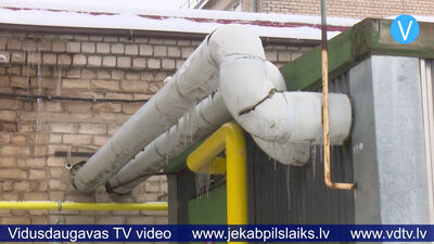 Pāreja no dabasgāzes uz šķeldu trīs katlu mājās Jēkabpils novadā nenotiks šajā apkures sezonā