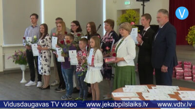 Svinīgā pasākumā sveic Jēkabpils novada skolēnus – olimpiāžu un konkursu laureātus
